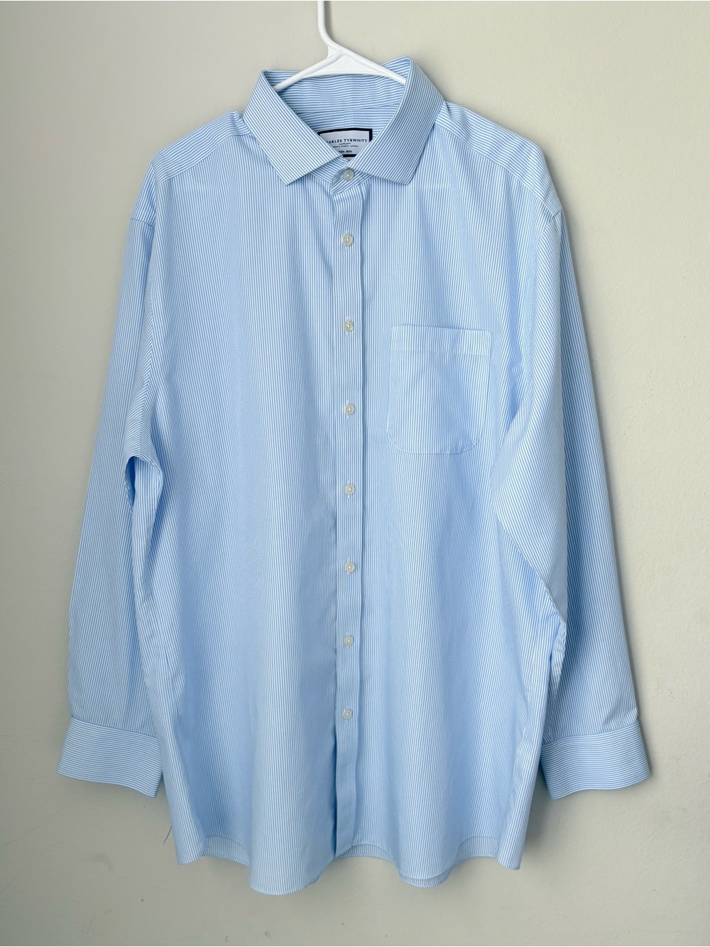 Charles Tyrwhitt Men’s 18/35 Slim Fit Blue Stripe Non-Iron Cotton Shirt